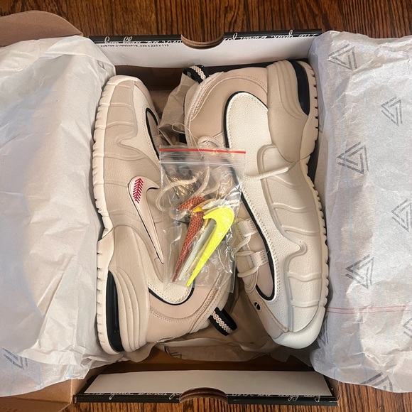 Nike sneakers - Picture 10 of 10